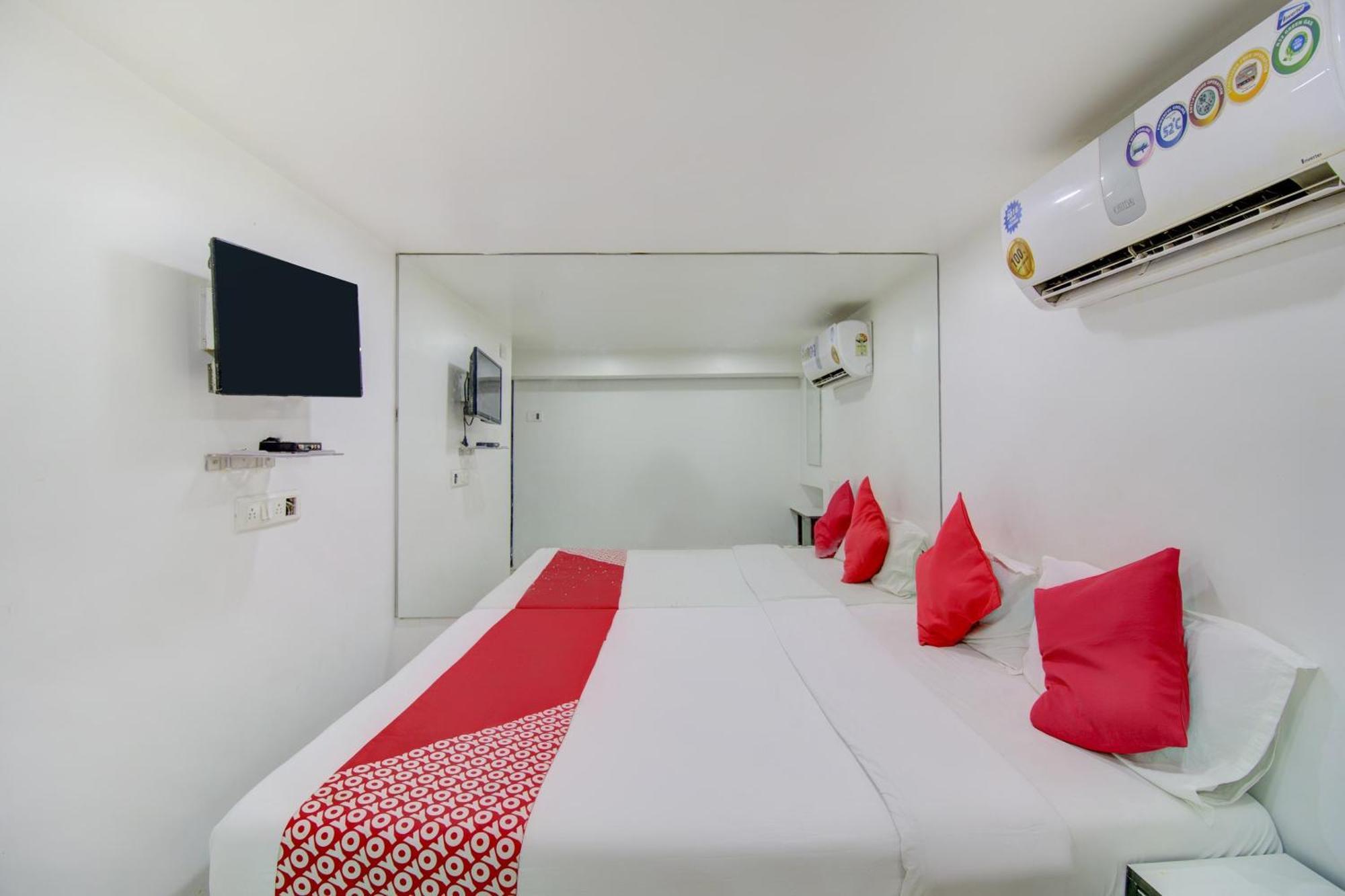 Fabhotel Blue Light, Mumbai